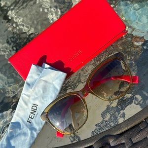 Fendi Wayfarer Sunglasses Pink and Green